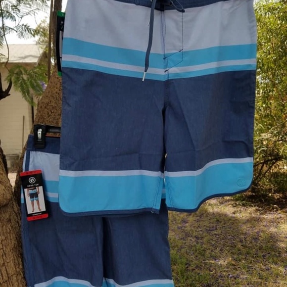 Hang Ten boys board shorts - Picture 3 of 4